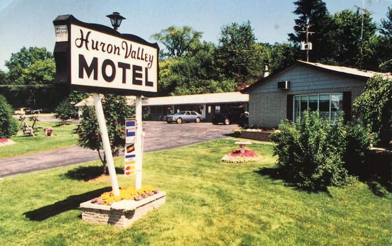 Huron Valley Motel - Postcard